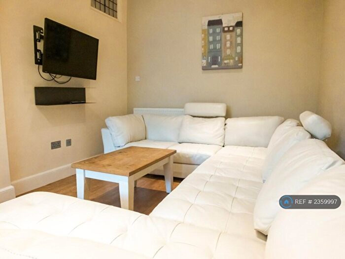 4 Bedroom Flat To Rent In Marchmont, Marchmont, EH9