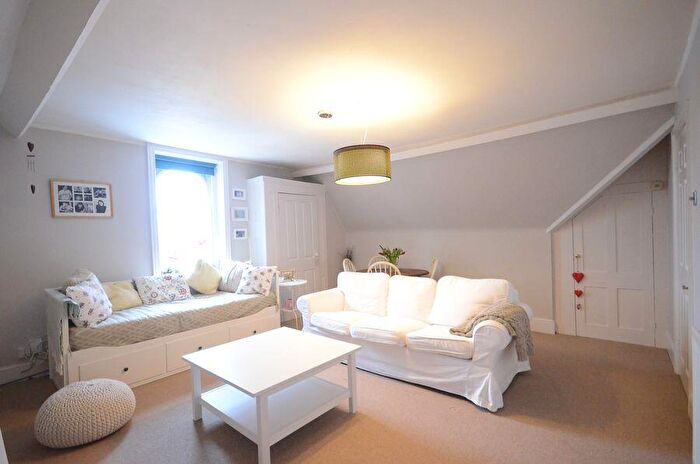 1 Bedroom Flat To Rent In Bulmershe Road, Reading, RG1