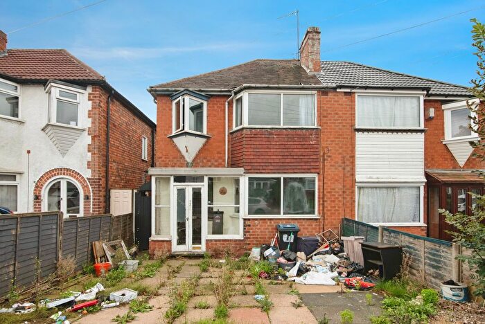 3 Bedroom Semi Detached House For Sale In Max Road, Birmingham, West Midlands, B32