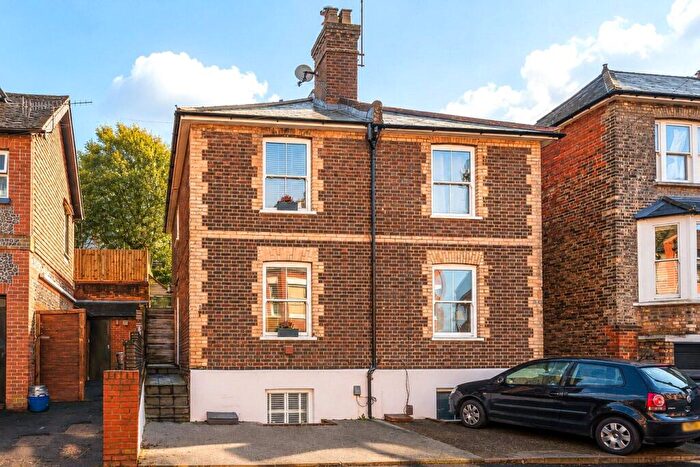 4 Bedroom Semi-Detached House To Rent In Sydenham Road, Guildford, Surrey, GU1