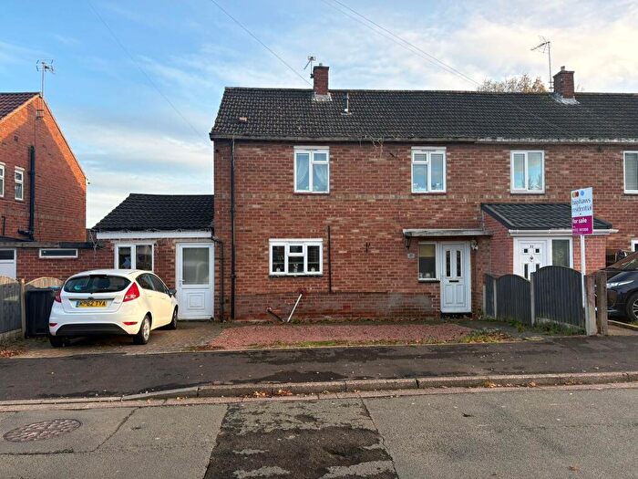 3 Bedroom Semi Detached House For Sale In Kingsbury Road, Derby, DE22