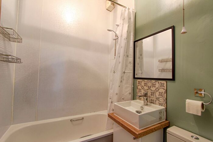 1 Bedroom Flat To Rent In St. Andrew Street, Galashiels, TD1