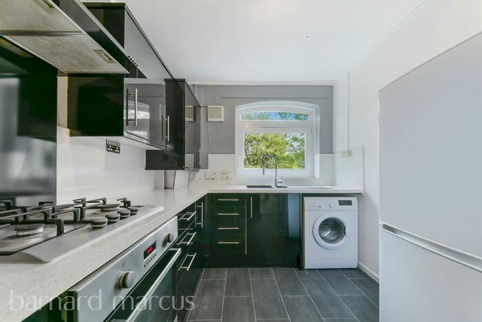 2 Bedroom Flat To Rent In Este Road, London, SW11