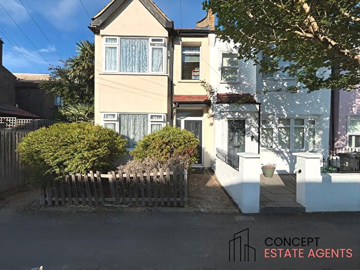 2 Bedroom Terraced House To Rent In Gore Road, Raynes Park, SW20