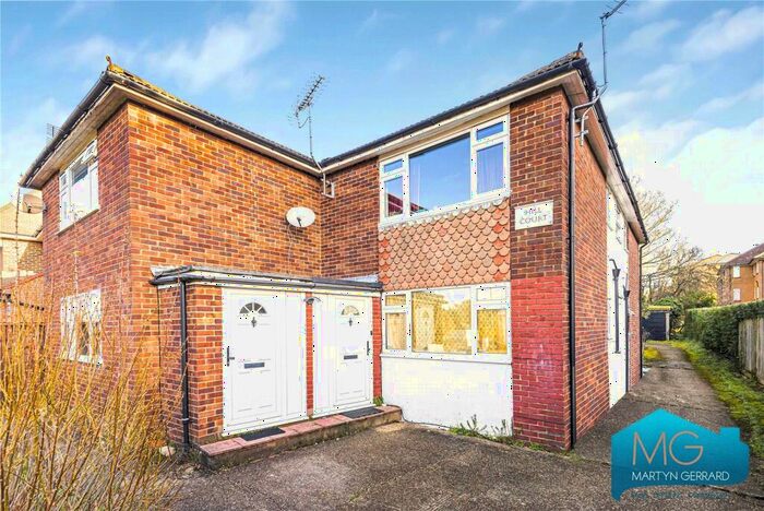 2 Bedroom Apartment To Rent In Amberden Avenue, Finchley, London, N3