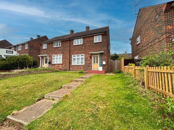 3 Bedroom Semi-Detached House To Rent In Chudleigh Road, Romford, RM3