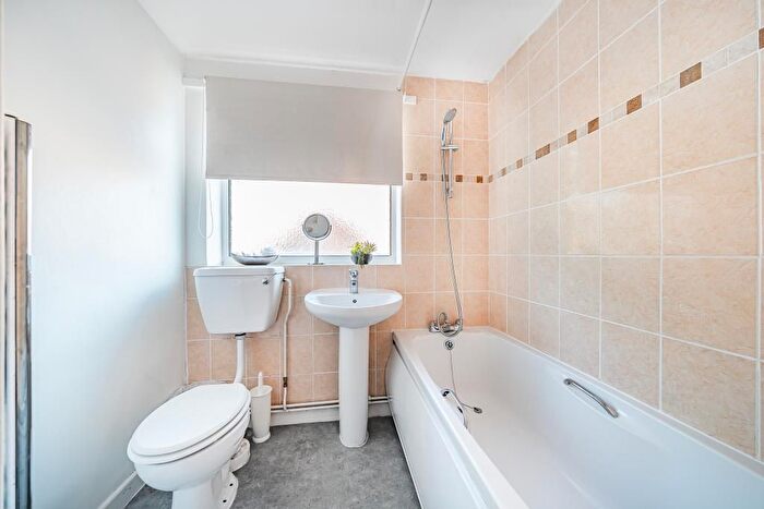 2 Bedroom Bungalow For Sale In Tiddington, Thame, Oxfordshire, OX9