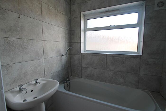 1 Bedroom Studio For Sale In High Road, Bushey Heath, Bushey, WD23