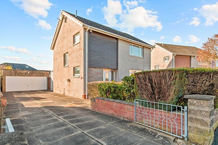 3 Bedroom Detached House For Sale In Beaufort Drive, Carron, FK2