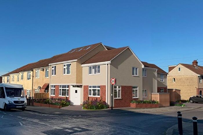 14 Bedroom House For Sale In Bed + Bath Hmo | £k Pa |, BS5