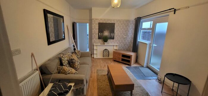 5 Bedroom Terraced House To Rent In Whitchurch Road, Cardiff, CF14