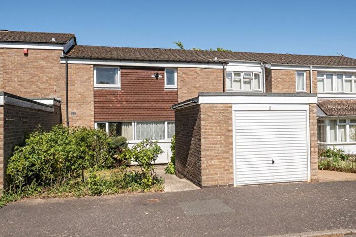3 Bedroom Terraced House For Sale In Cleveland Close, Basingstoke, RG22