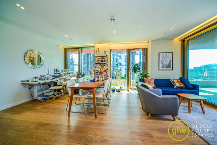 2 Bedroom Flat For Sale In Canal Reach, Kings Cross, London, N1C