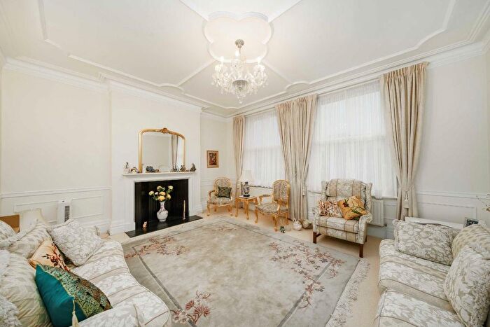 4 Bedroom Flat For Sale In Finchley Road, Hampstead, NW3
