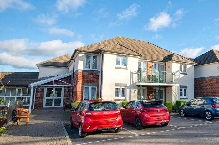 2 Bedroom Retirement Property For Sale In Kenilworth Gardens, Southampton, Hampshire, SO30