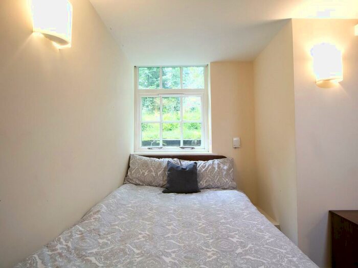 Studio To Rent In Springfield Mount, Leeds, West Yorkshire, LS2