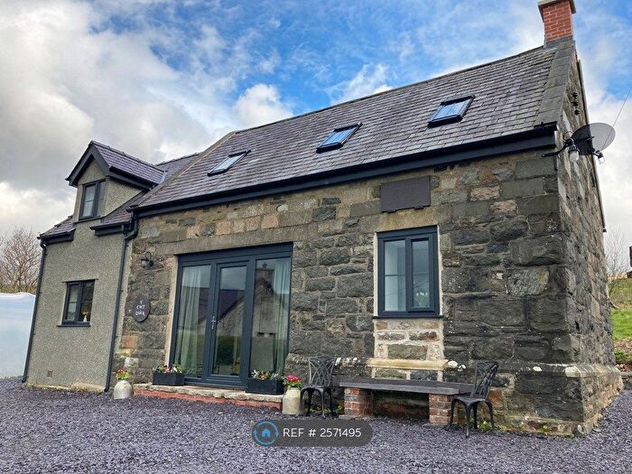 3 Bedroom Detached House To Rent In Y Cwt Dwr, Bethesda, LL57