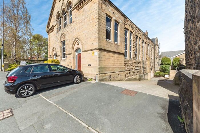 3 Bedroom Flat For Sale In Bruntcliffe Road, Morley, Leeds, LS27