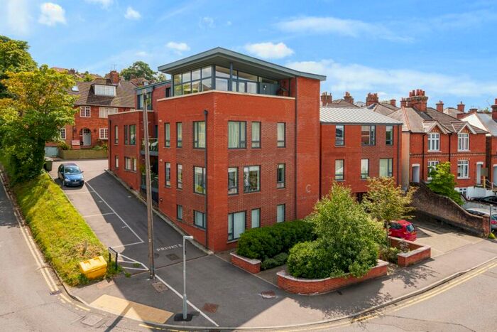 2 Bedroom Flat To Rent In Sydenham Road Guildford, GU1