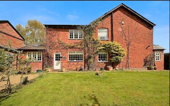 3 Bedroom Cottage For Sale In Middlewich Road, Knutsford, WA16