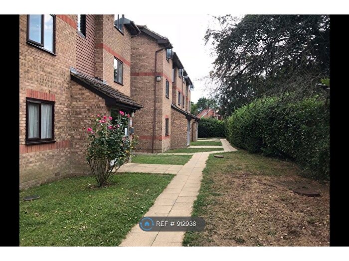 1 Bedroom Flat To Rent In Southlands, Horley, RH6