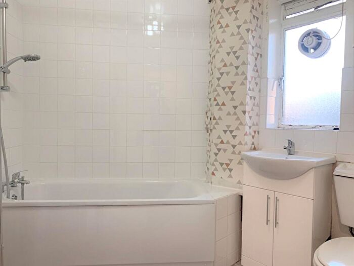 1 Bedroom Flat To Rent In Tompion Street, Clerkenwell, EC1V