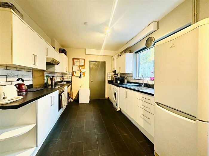 5 Bedroom House To Rent In Derby Grove, Nottingham, NG7