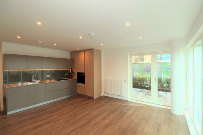 2 Bedroom Apartment To Rent In Cobham House, SE3