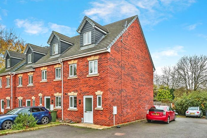 3 Bedroom Town House For Sale In Station Road, Langley Mill, Nottingham, NG16