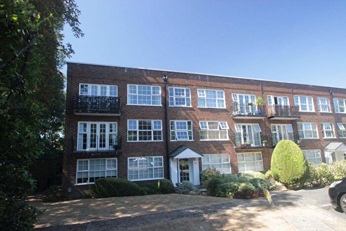 2 Bedroom Flat For Sale In Highridge Close, Epsom, KT18