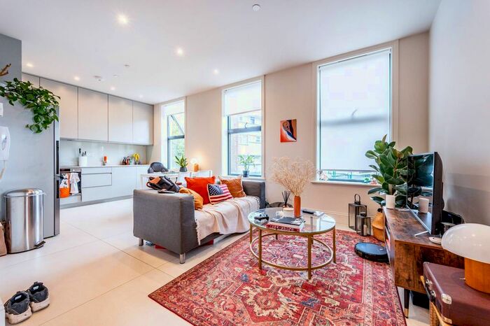 2 Bedroom Flat To Rent In Petram House, Southwark, London, SE17