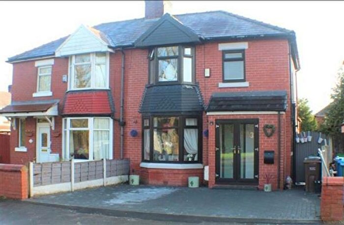 3 Bedroom Semi-Detached House To Rent In Greengate East, Manchester, M40