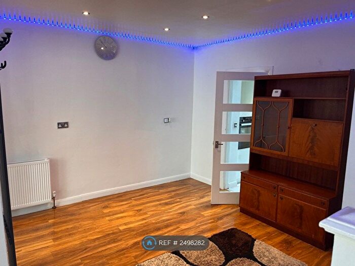 4 Bedroom Semi-Detached House To Rent In Doxford Gardens, Newcastle Upon Tyne, NE5