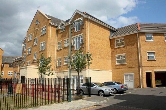 2 Bedroom Flat To Rent In Warren Way, Edgware, HA8