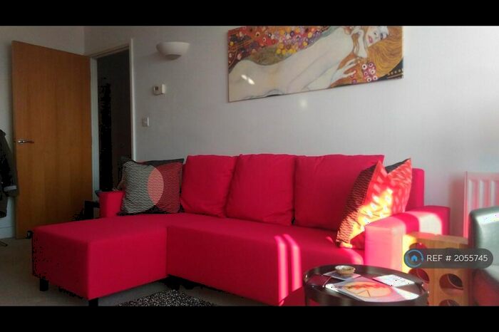 1 Bedroom Flat To Rent In Neutron Tower, London, E14