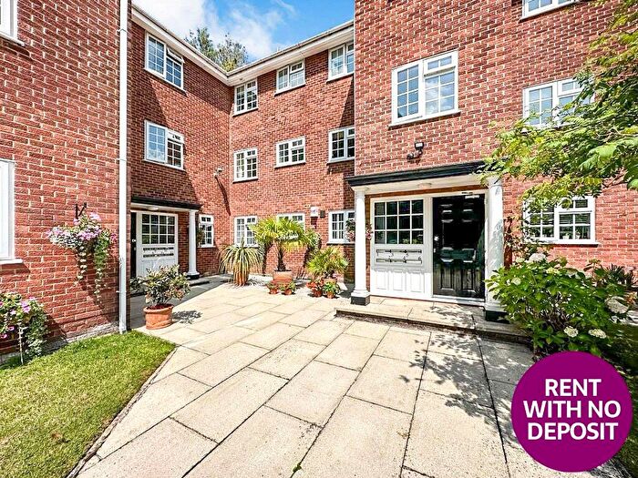 2 Bedroom Flat To Rent In Brooklands Road, Sale, Greater Manchester, M33