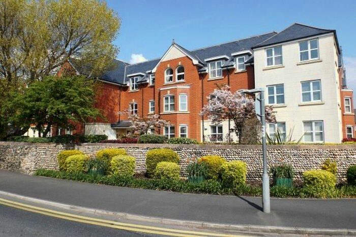 2 Bedroom Flat To Rent In Woodlands View, Lytham St. Annes, FY8