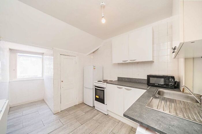 1 Bedroom Flat To Rent In Kingsmead Road, Brixton, SW2