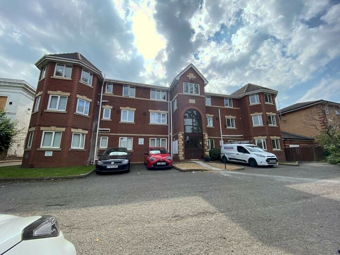 Studio To Rent In Grosvenor Road, Prenton, CH43