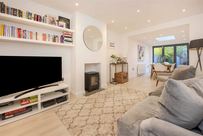 2 Bedroom Maisonette To Rent In Heatham Park, Twickenham, TW2