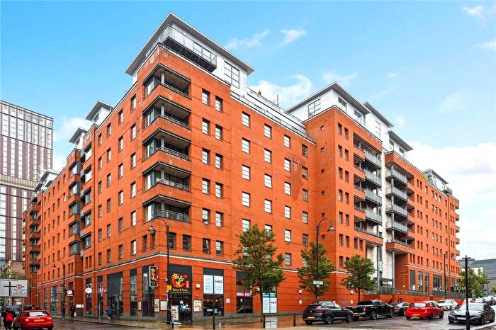2 Bedroom Flat To Rent In The Quadrangle, Lower Ormond Street, Manchester, M1