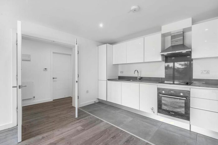 2 Bedroom Flat To Rent In Finchley Road, Golders Green, NW11