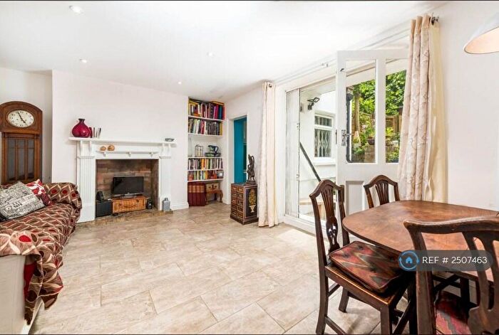 2 Bedroom Flat To Rent In Camden Road, London, NW1