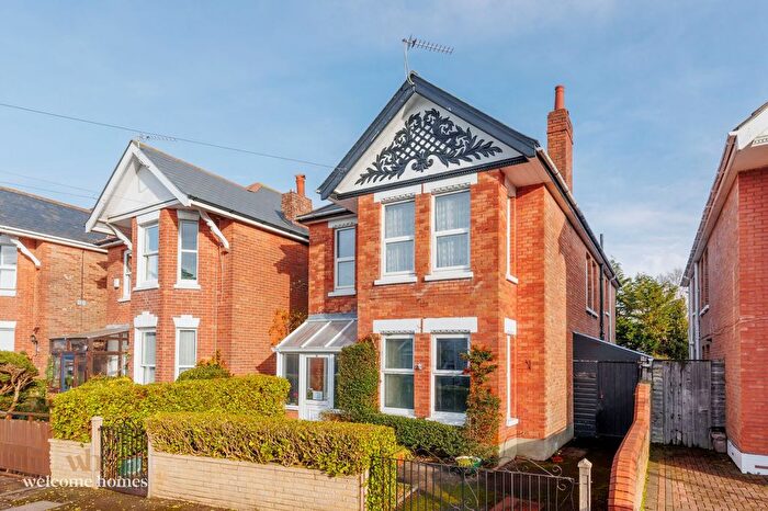 4 Bedroom Detached House For Sale In Colville Road, Southbourne, BH5