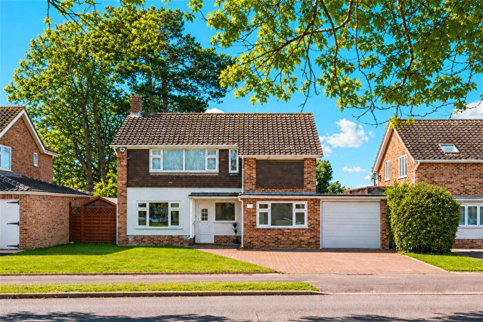 4 Bedroom Detached House For Sale In Peppard Road, Emmer Green, Reading, RG4