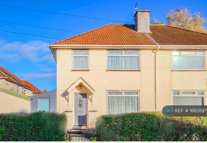 3 Bedroom Flat To Rent In Ravenglass Crescent, Bristol, BS10