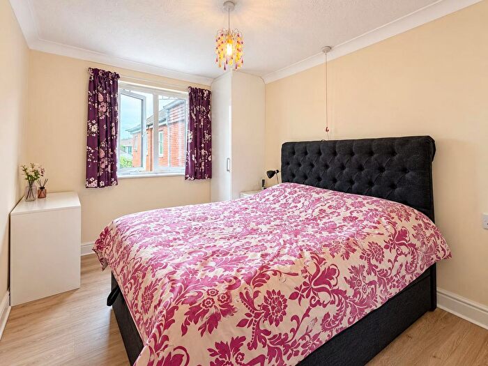 1 Bedroom Flat For Sale In Watford Road, Wembley, HA0