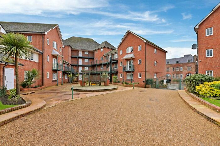 1 Bedroom Apartment To Rent In St. Leonards Road, Windsor, Berkshire, SL4