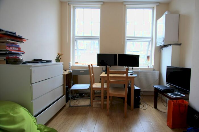 Studio To Rent In North End Road, London, SW6