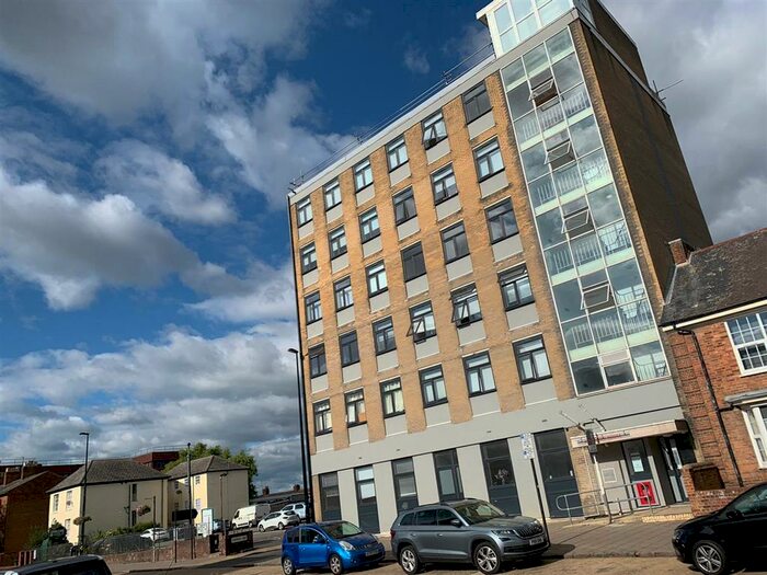 1 Bedroom Apartment To Rent In Buckingham Street, Aylesbury, HP20